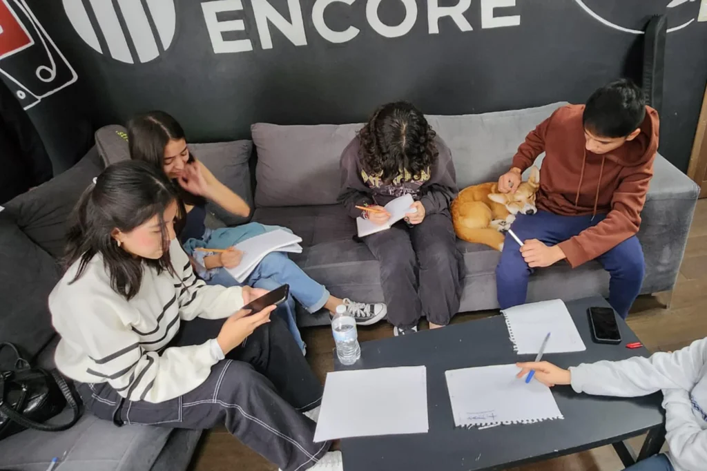 Villalva Encore - Preparatoria con acentuacion en idiomas - 2